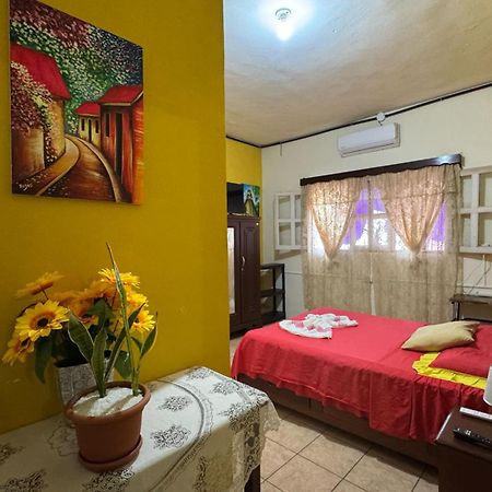 Casa Maya Itza Flores Exterior photo