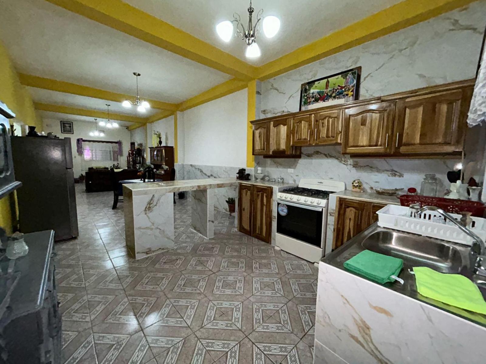 Casa Maya Itza Flores Exterior photo