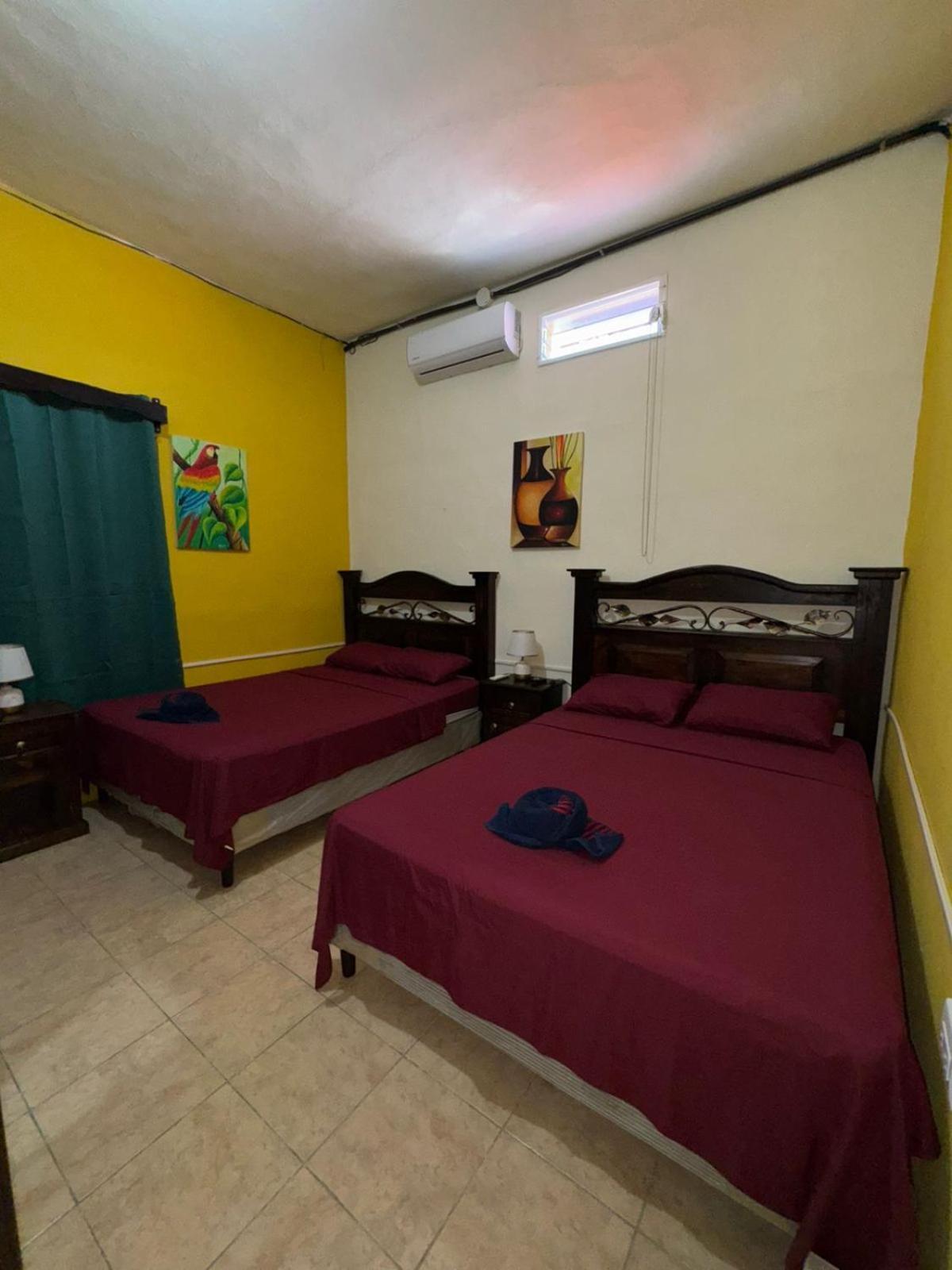 Casa Maya Itza Flores Exterior photo