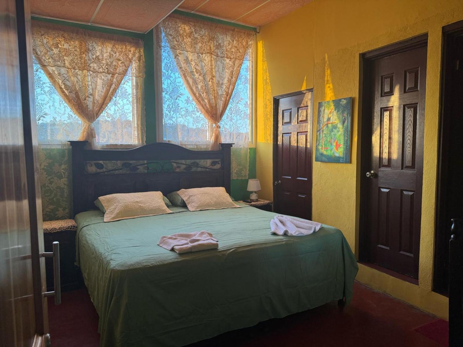 Casa Maya Itza Flores Exterior photo